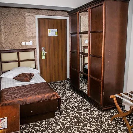 Megalos Hotel 3*