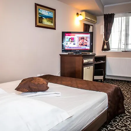 Megalos 3* קונסטנצה