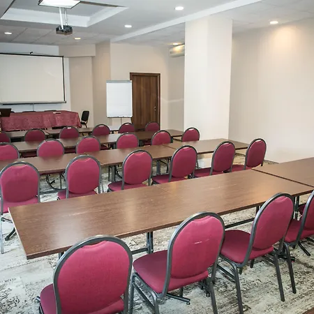 Megalos מלון קונסטנצה