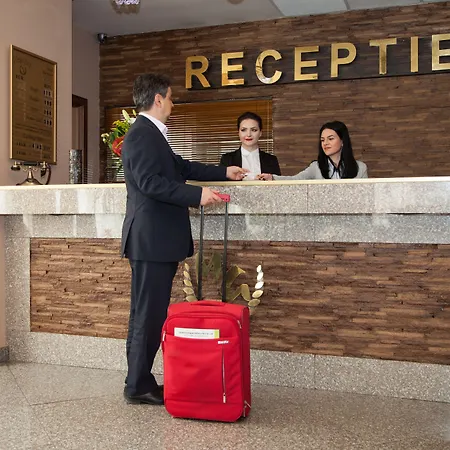 Megalos 3* קונסטנצה