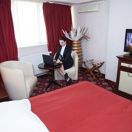 Megalos 3* קונסטנצה