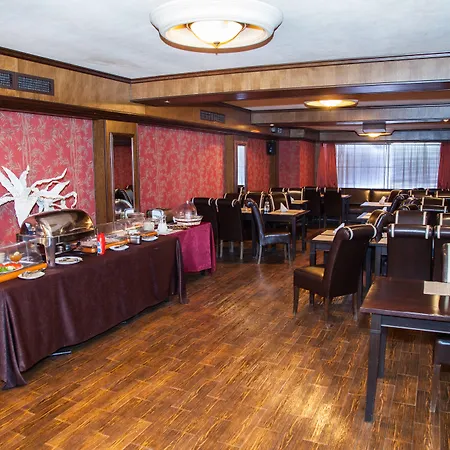 Megalos Hotel 3*