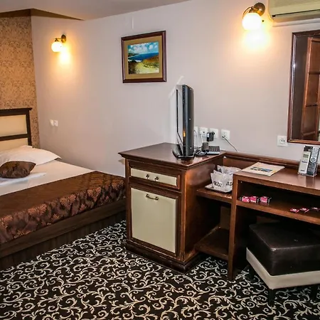 Hotel Megalos 3*